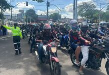 VÍDEO: Motociclistas chegam à CMM realizam buzinaço contra Projeto de Lei anti-motoqueiros de aplicativo do vereador Rodinei Ramos