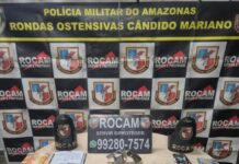 Mulher é presa com arma e drogas em banca de camelô no Centro de Manaus