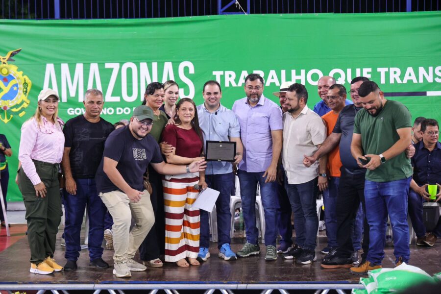 Roberto-Cidade-recebe-titulo-de-Cidadao-de-Borba-reforca-lacos-com-o-municipio-e-acompanha-entregas-do-Governo-do-Estado-Foto-Herick-Pereira