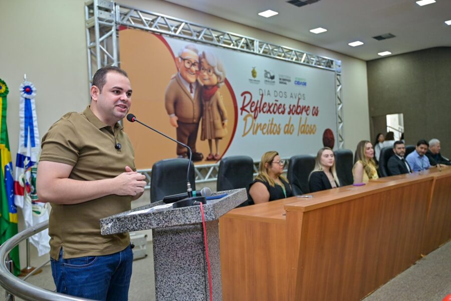 Presidente-Roberto-Cidade-reforca-compromisso-com-politicas-publicas-para-a-terceira-idade-Foto-Rodrigo-Brelaz