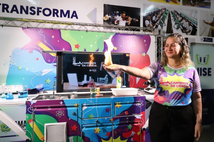 Educacao_Lancamento-Laboratorio-Movel_Foto_Jane-Bete-Nunes_Eduardo_Cavalcante-1024x682