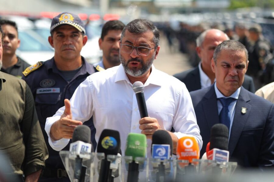 Governador-Wilson-Lima-realiza-mais-uma-entrega-de-novas-viaturas-para-as-forcas-de-seguranca-do-estado-2_Foto-Arthur-Castro_Alex-Pazzuelo_Diego-Peres_Secom-1024x682