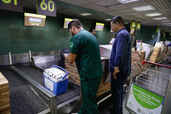 Governo-do-Amazonas-coordena-operac807_a771_o-de-captac807_a771_o-e-transporte-de-o769_rga771_os-para-salvar-vidas-2