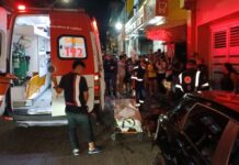 Homem é espancado por populares no bairro Alvorada, zona centro-oeste de Manaus