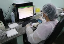 FCecon realiza quase meio milhão de exames laboratoriais de janeiro a agosto de 2025