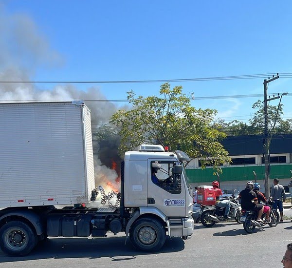 motociclista-morre-carbonizado-em-acidente-na-zona-sul-de-manaus-foto-reproducao-redes-sociais