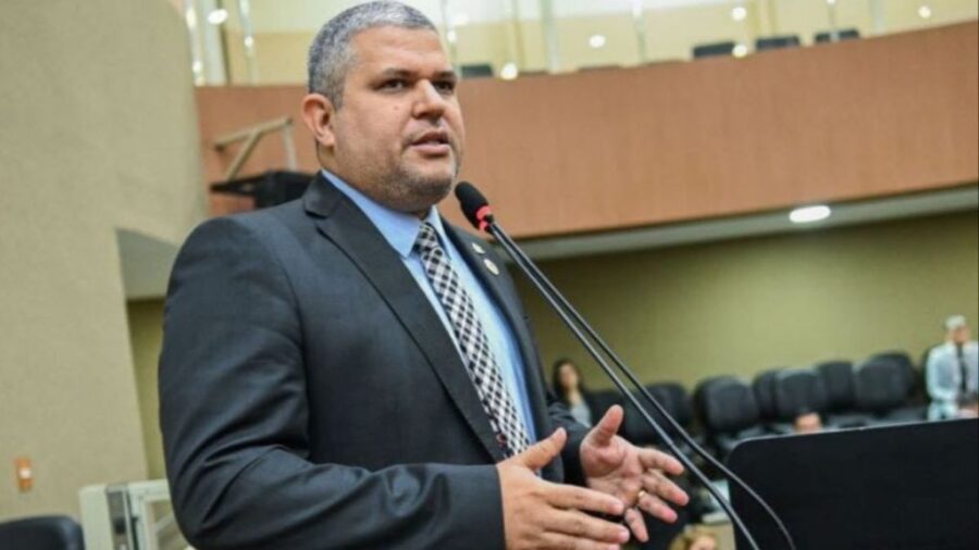 CMM-vereador-Elan-Alencar-destaca-visita-as-familias-do-residencial-Carlos-Braga-1024x576