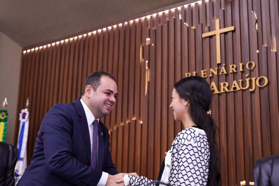 Presidente-Roberto-Cidade-destaca-papel-da-juventude-na-construcao-da-democracia-durante-posse-do-Parlamento-Jovem-2025-Foto-Herick-Pereira