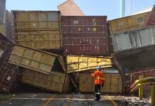 Contêineres desabam e causa prejuízo no Porto Chibatão