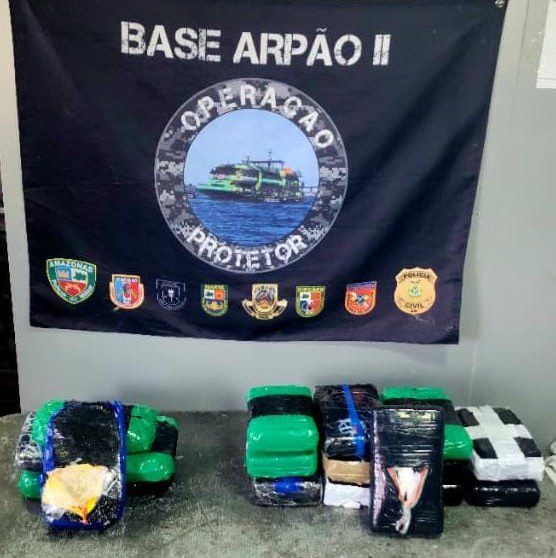 BASE-ARPAO_2_PMAM_APREENDE_18_TABLETES_DE_ENTORPECENTES_AVALIADOS_EM_MAIS_DE_R_1_MILHAO_FOTOS_DIVULGACAO_SSP-AM-3