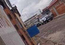 VÍDEO: Mulher de jogador se revolta e destrói moto de “talarica” em Manacapuru. “Da próxima vez passo por cima”