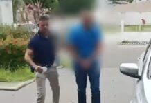 Professor é preso por importunação sexual ao convidar aluna de 16 anos para sair com ele