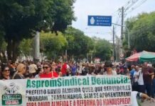 Professores protestam contra reforma da previdência em Manaus