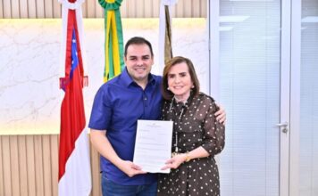 Presidente do TCE-AM apresenta à Aleam anteprojeto de Lei que atualiza data-base dos servidores da Corte