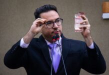 “Tu quer um pix?”: David Almeida processa o vereador Rodrigo Guedes por fiscalizar a Prefeitura de Manaus, e pede indenização na justiça