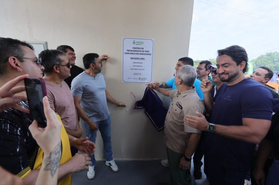 Governador-Wilson-Lima-inaugura-projeto-Vila-Aberta-para-Todos-e-amplia-acesso-ao-esporte-no-Amazonas-1_foto-Alex-Pazuello_Antonio-Lima_Mauro-Neto-Secom-1024x682