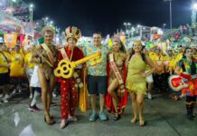 Alegria cores e irreverência celebram o espetáculo dos blocos na primeira noite do Carnailha 2026
