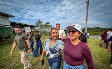 Prefeita Valciléia Maciel realiza entrega de Salta-Z e reforça melhorias na educação da zona rural de Manacapuru