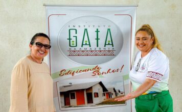 Prefeita Valciléia Maciel firma parceria com Instituto que leva projeto de moradias à zona rural de Manacapuru