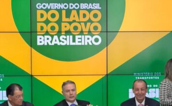 Omar Aziz lidera bancada do Amazonas em ato histórico para recuperação do trecho do meio da BR-319