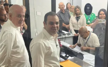 Roberto Cidade oficializa a primeira chapa para eleição indireta ao Governo do Amazonas, com Serafim Corrêa de vice