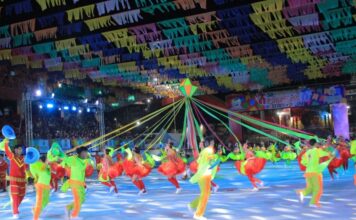 Parintins abre temporada folclórica com festival de quadrilhas, danças e bois mirins