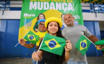 Lotação Máxima: público lota quadra do Unidos do Alvorada para lançamento das pré-candidaturas de Maria do Carmo e Alberto Neto