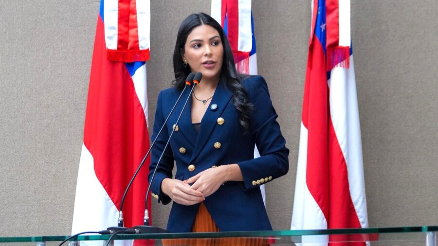 Mayra-Dias-defende-reestruturacao-do-PAC-de-Parintins-para-ampliar-emissao-de-RG-no-municipio-Foto-Aguilar-Abecassis