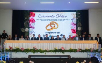 Prefeito Mateus Assayag presenteia casais no Casamento Coletivo Civil da Corregedoria Geral de Justiça