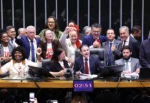 Câmara aprova, em dois turnos, PEC pelo fim da escala 6×1