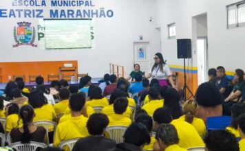 Em Parintins, Escola de Contas Públicas promove palestra sobre sustentabilidade a estudantes da EJAI