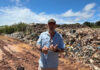 Biólogo famoso Richard Rasmussen expõe documentário com a realidade de lixão a céu aberto em Iranduba