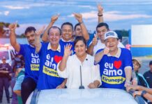 Omar Aziz reúne multidão em maratona de entregas e anúncios em municípios do Juruá