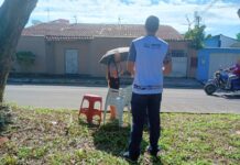 MP-AM fiscaliza objetos deixados para reserva de lugares nas filas para as galeras em Parintins