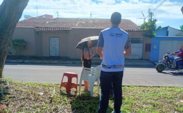 MP-AM fiscaliza objetos deixados para reserva de lugares nas filas para as galeras em Parintins