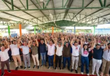Omar Aziz inaugura três portos no interior do Amazonas no mesmo dia e fiscalizam obra na BR-319, em Humaitá