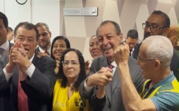 Com voto de Omar Aziz, Senado aprova aposentadoria especial para agentes de saúde