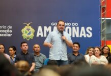 Governador Roberto Cidade entrega kits escolares, alimentação e livros para alunos do Ceti Áurea Pinheiro Braga, na zona Oeste de Manaus