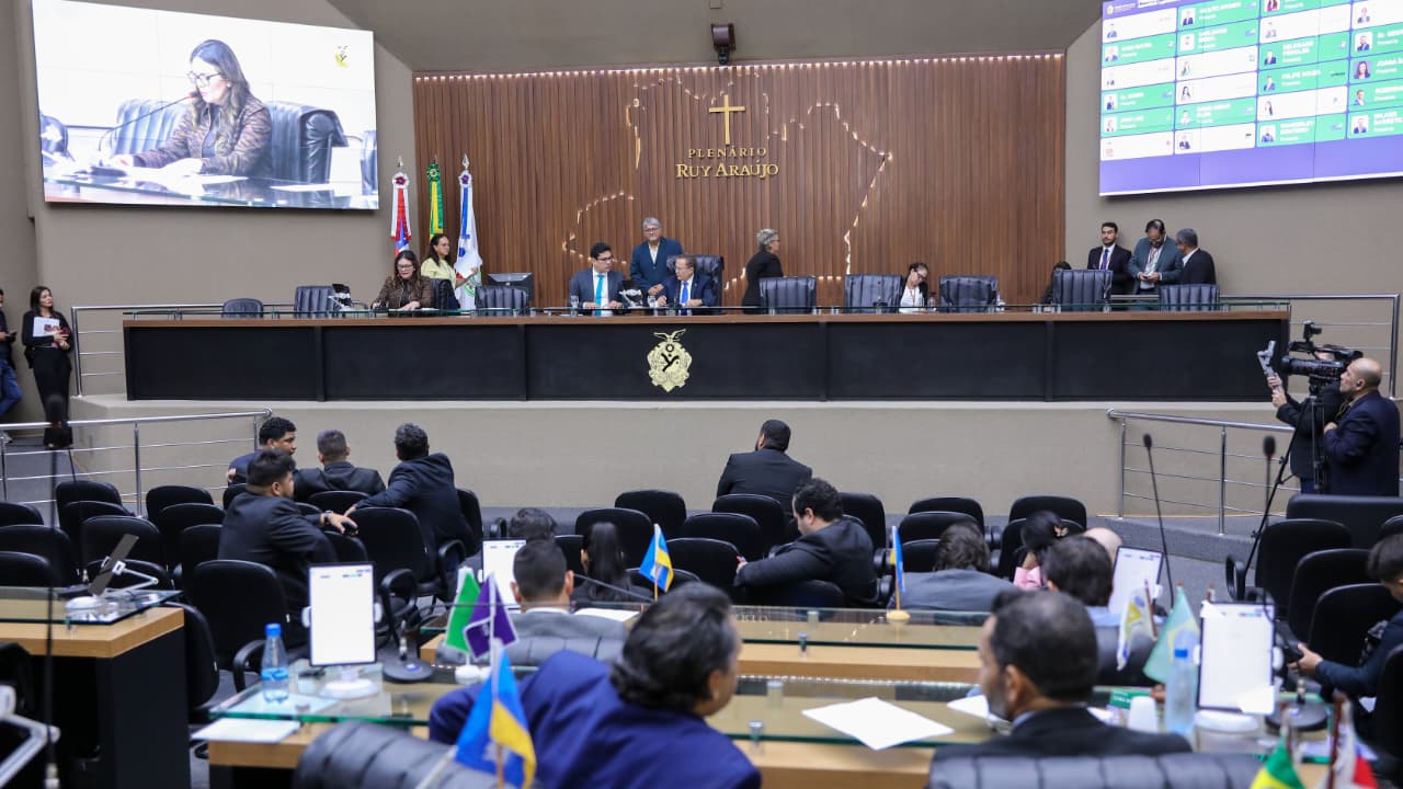 Assembleia-Legislativa-do-Amazonas-tem-leis-ordinarias-sancionadas-voltadas-a-protecao-das-mulheres-e-ao-combate-ao-uso-de-plataformas-virtuais-no-trafico-de-drogas-Foto-Hudson-Fonseca-Aleam