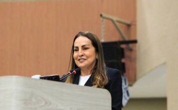 PUXA ENCOLHE ELEITORAL: TSE suspende decisão do TRE-AM e mantém Glória Carratte na CMM