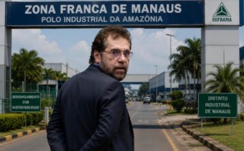 2556,75 dias ou 7 anos sem emendas específicas para a Zona Franca de Manaus: atuação de Plínio Valério é alvo de críticas
