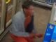 VÍDEO: Homem leva uma surra ao ser acusado de roubo em Manacapuru e pede ajuda em mercadinho