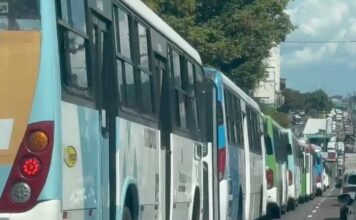 Sem seus salários, rodoviários paralisam suas atividades e deixam Manaus sem transporte