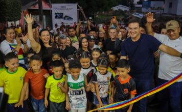 Prefeitura de Parintins entrega 50ª obra e fortalece esporte, cultura e lazer no Distrito do Mocambo