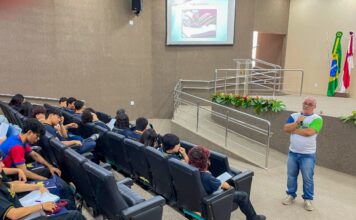 Aleam Educa realiza aulão de redação e linguagens neste sábado