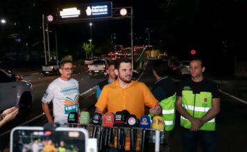 Prefeito Renato Junior apresenta tecnologia que leva informações do trânsito em tempo real aos motoristas em Manaus