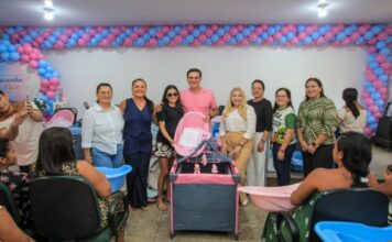 Programa ‘Carinho de Mãe’, da Prefeitura de Parintins, entrega 200 kits para gestantes