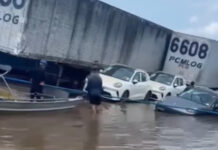 Balsa afunda durante viagem perto de Parintins no Amazonas