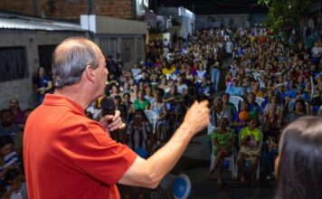 Na Cidade Nova, Omar defende retomada do funcionamento 24 horas das delegacias