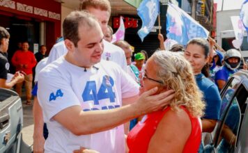 Roberto Cidade faz corpo a corpo na zona Leste de Manaus e apresenta propostas para novo mandato